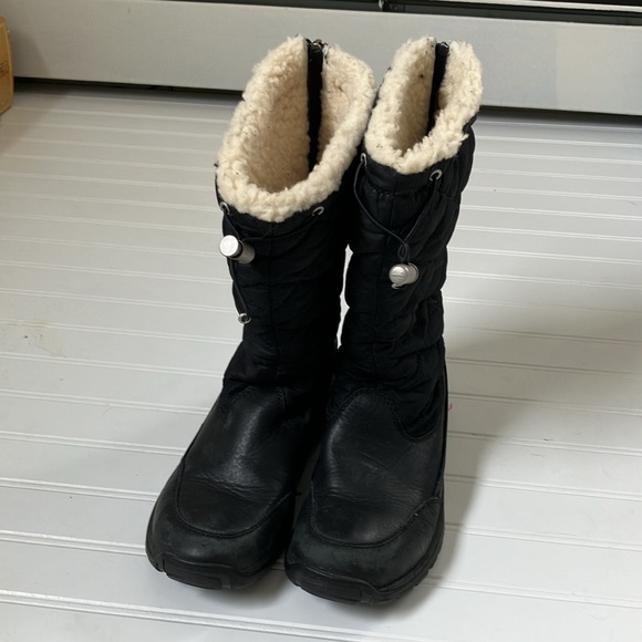 Ugg Australia Women's Quilted Snowpeak Mid Calf Winter Waterproof Boots - Picture 3 of 15